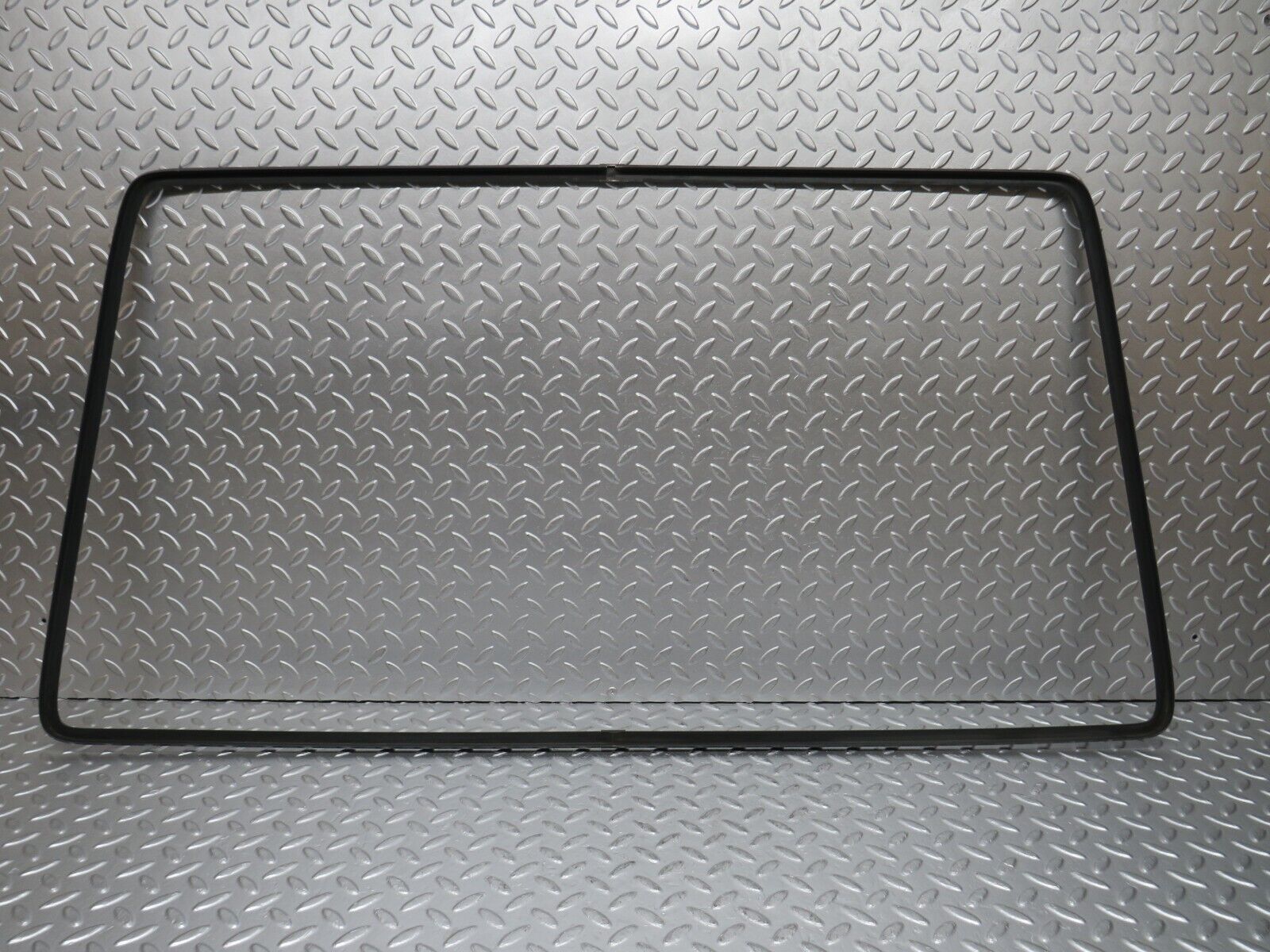 32313 Mercedes-Benz S124 300TE Wagon Tailgate Windscreen Frame