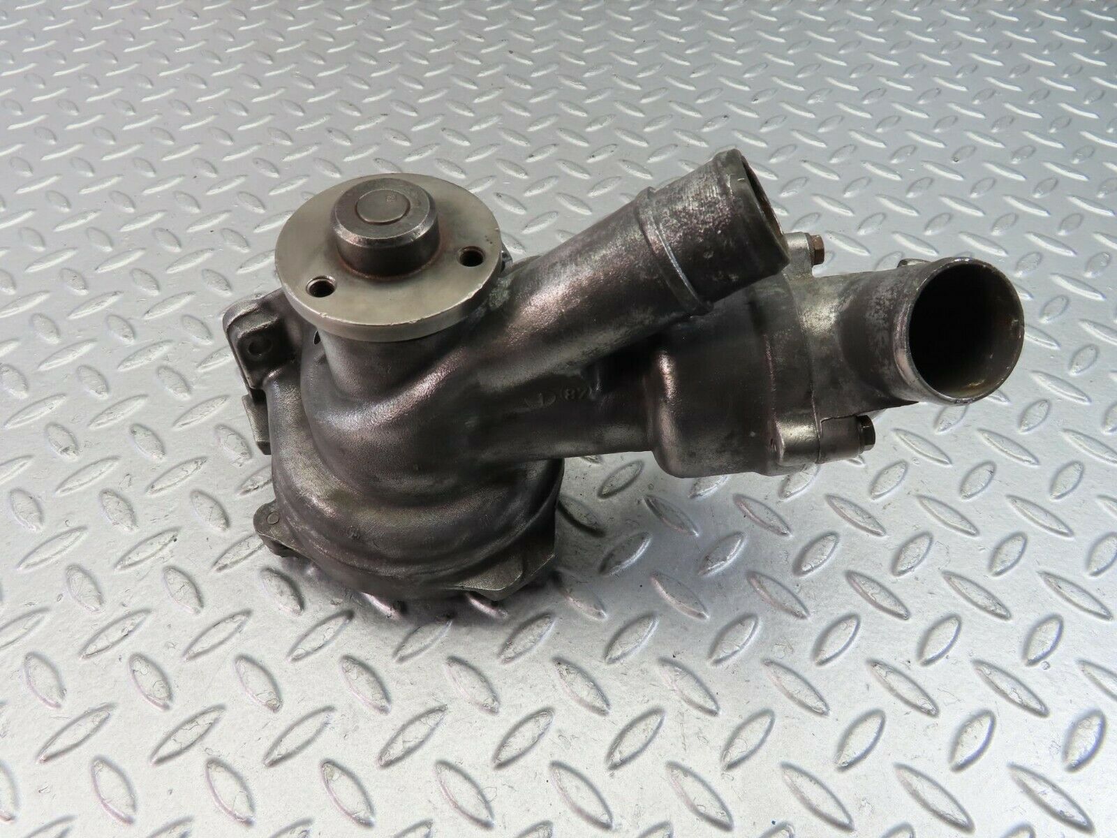 9428 Mercedes-Benz C124 300CE Coupe Water Pump 1032010101