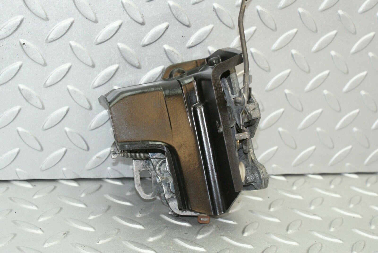 2596 Mercedes-Benz W116 350SE Door Lock Mechanism Right