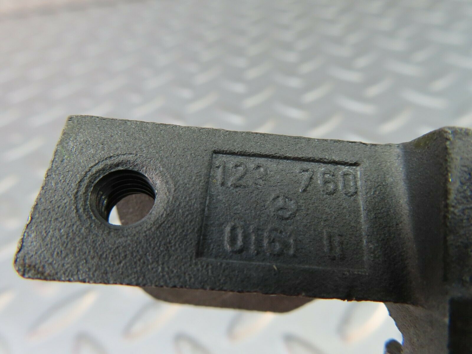 7586 Mercedes-Benz S123 230TE Wagon Left Interior Door Handle 1237600161