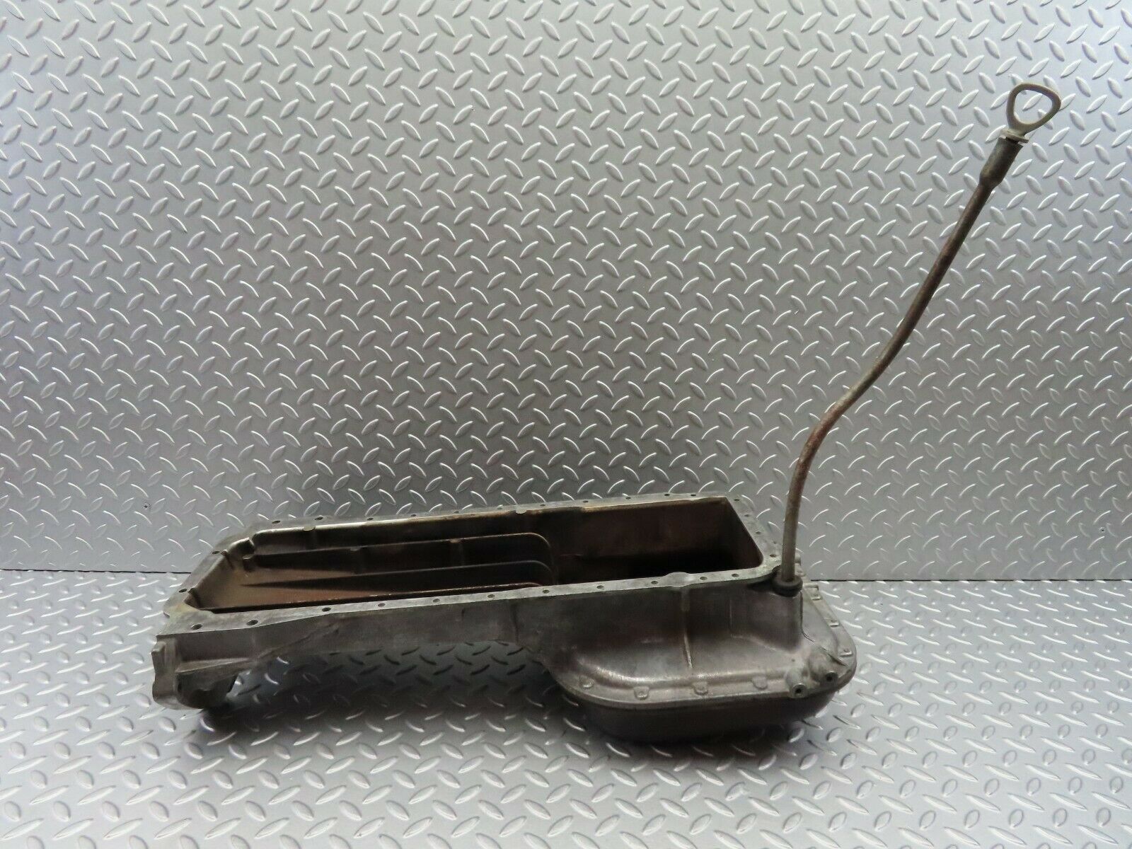 6657 Mercedes-Benz S124 E220 Wagon Oil Sump 1170140002