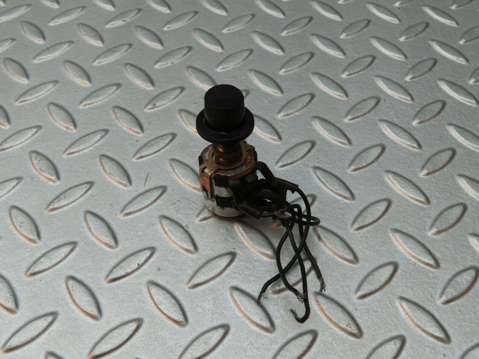 4633 Mercedes-Benz W114 280CE Coupe Switch