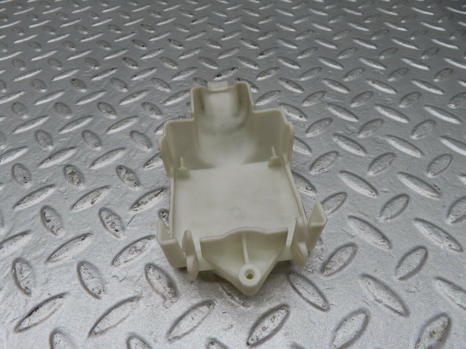 16221 Mercedes-Benz W124 260E Rear Door Lock Vacuum Actuator Cover 1248050590