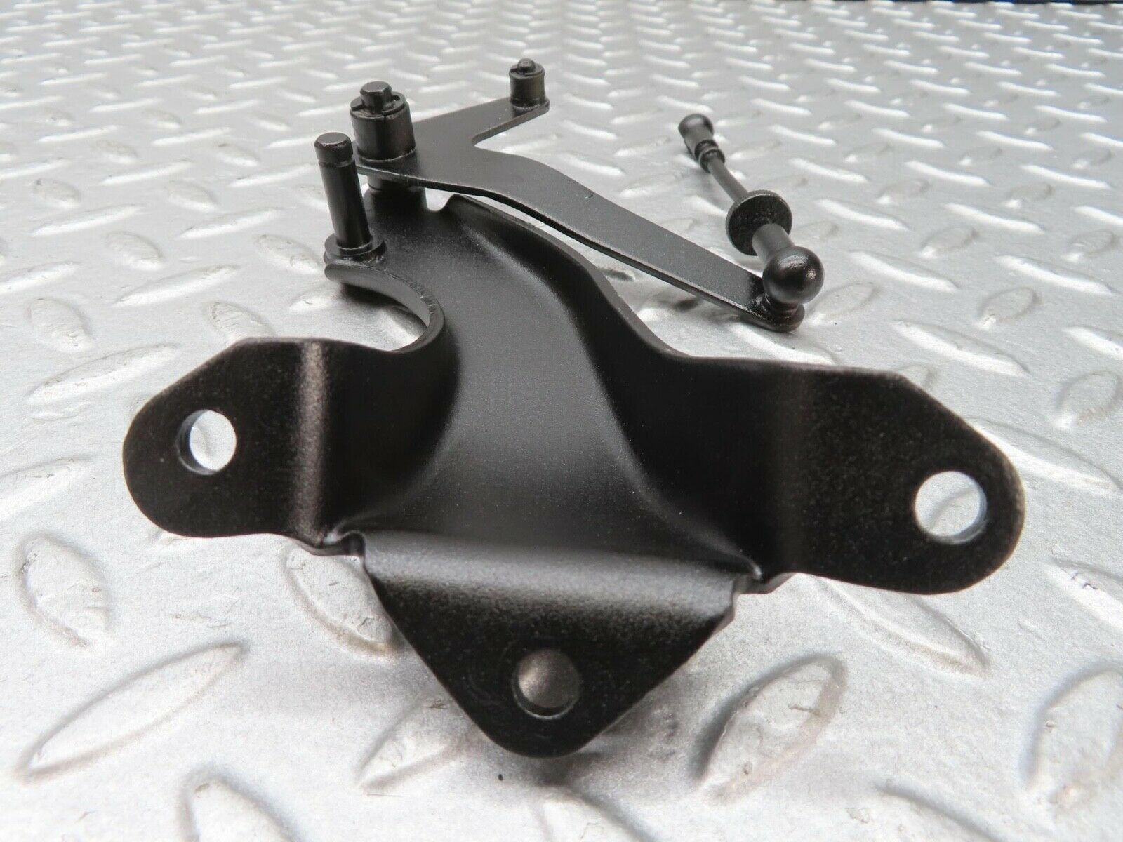 13160 Mercedes-Benz W111 220S Throttle Linkage