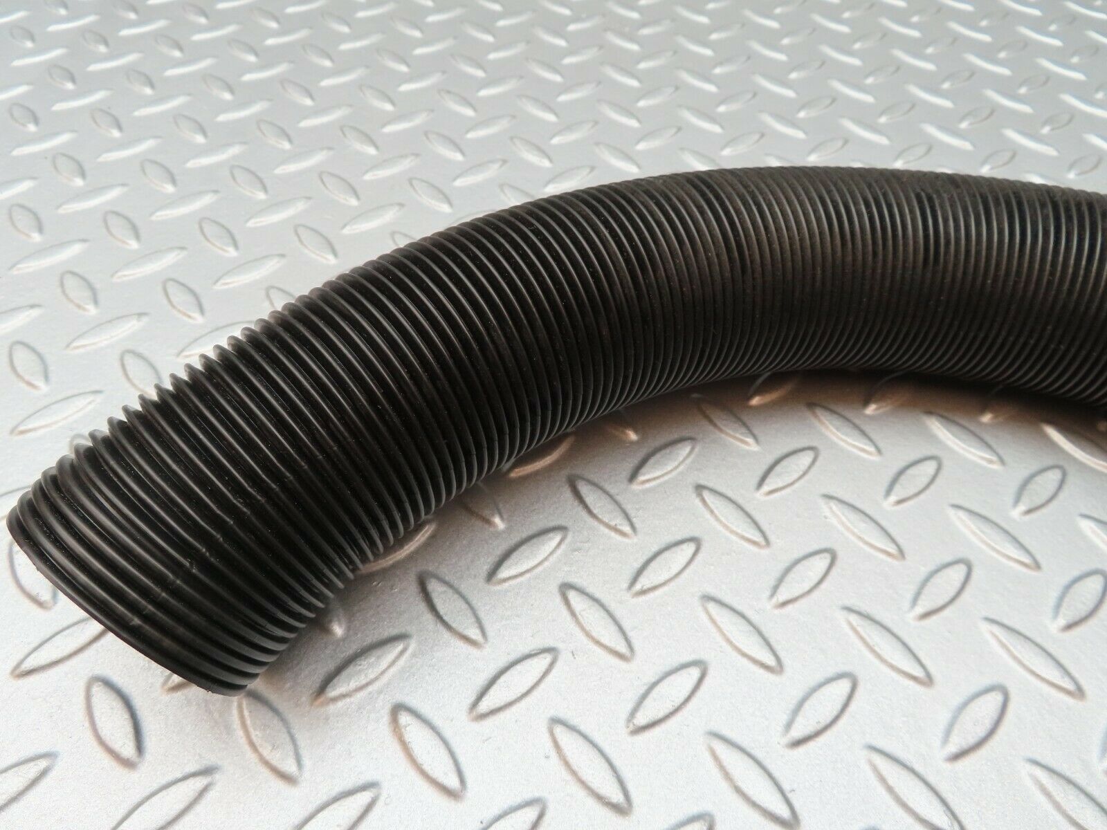 3730 Mercedes-Benz S123 200T Wagon Heater Pipe Air Pipe