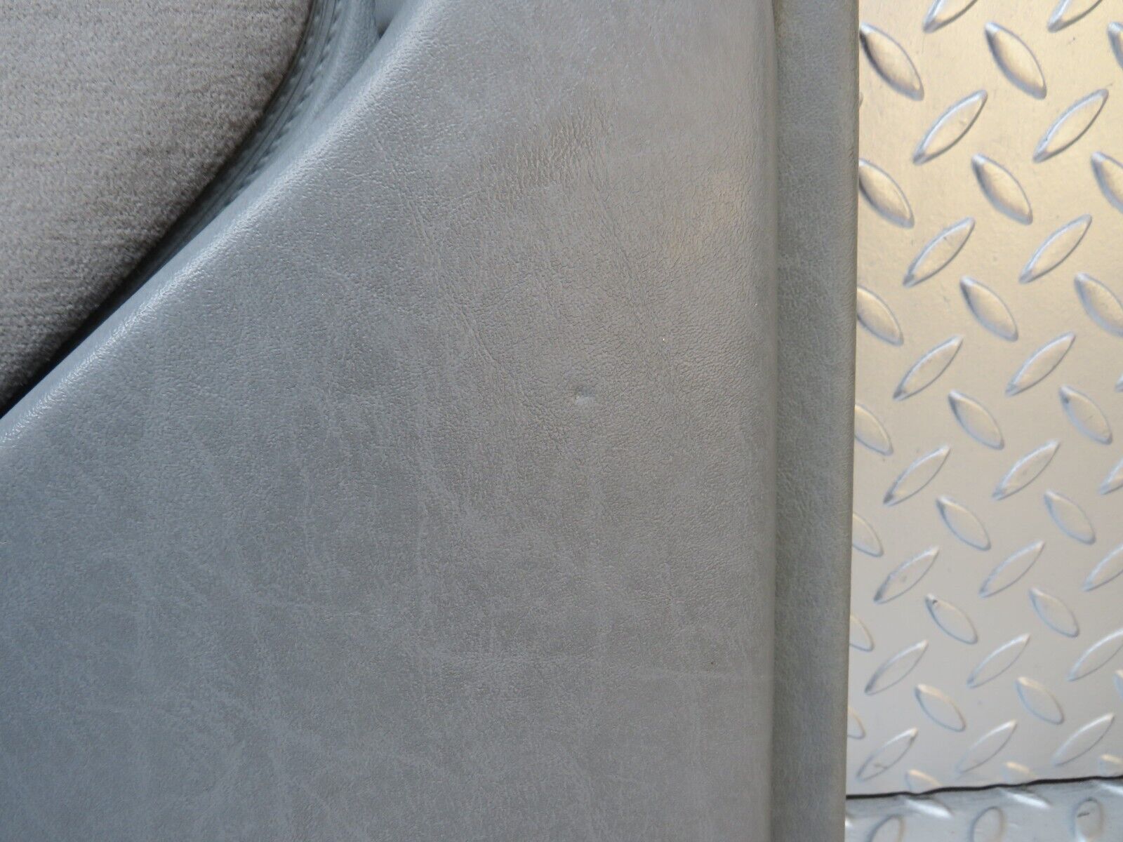 32340 Mercedes-Benz S124 300TE Wagon Front Left Door Card Grey