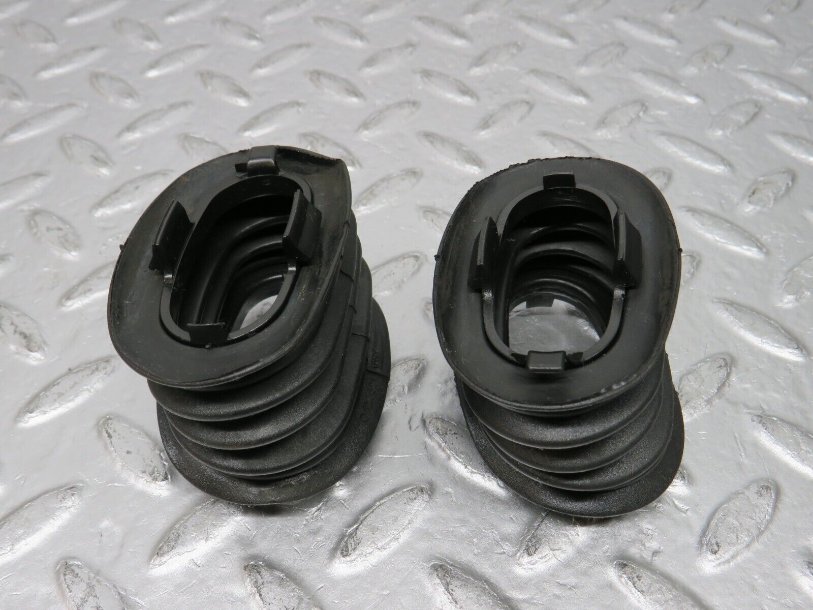 32615 Mercedes-Benz S124 300TE Front Door Wire Protector Rubber 1248210197