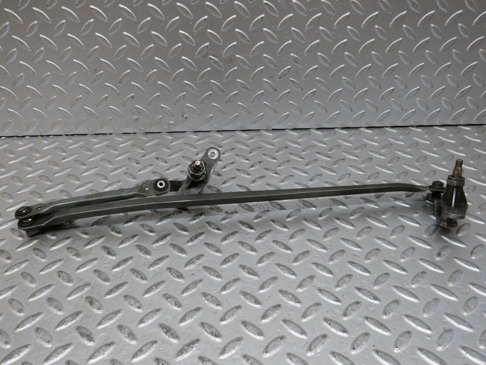 28364 Mercedes-Benz S123 240D Wagon Windscreen Wiper Linkage