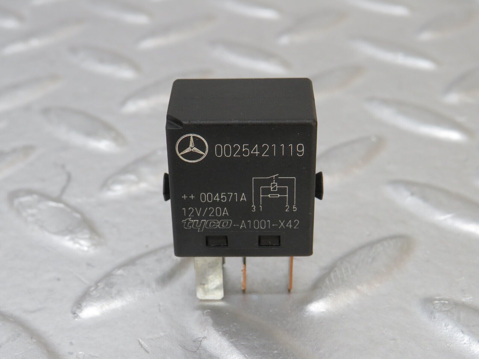 34874 Mercedes-Benz W210 320E Indicator Relay 0025421119