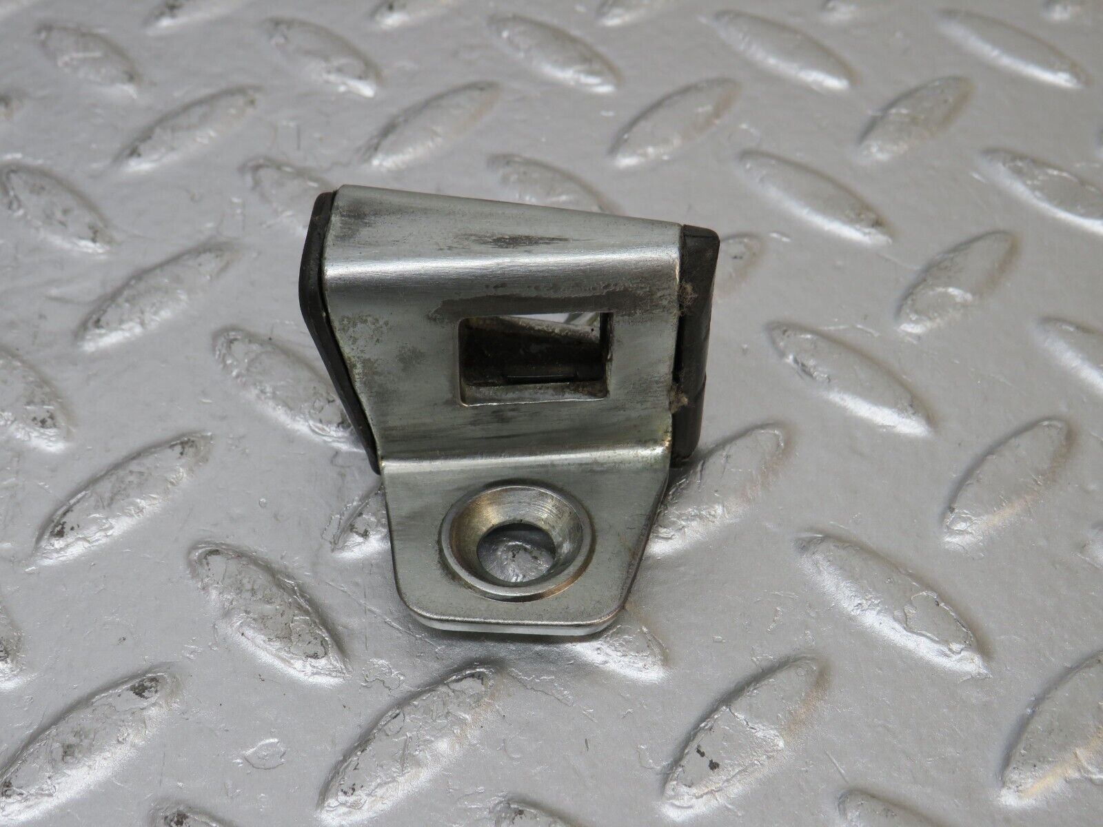 33898 Mercedes-Benz W124 260E Door Lock Latch