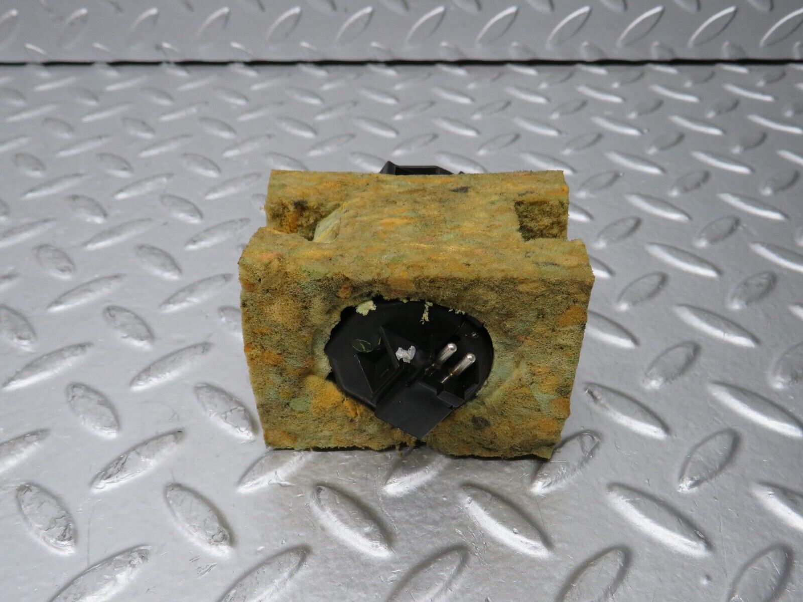 30300 Mercedes-Benz W124 230E Temperature Sensor 0008301908 0130002802