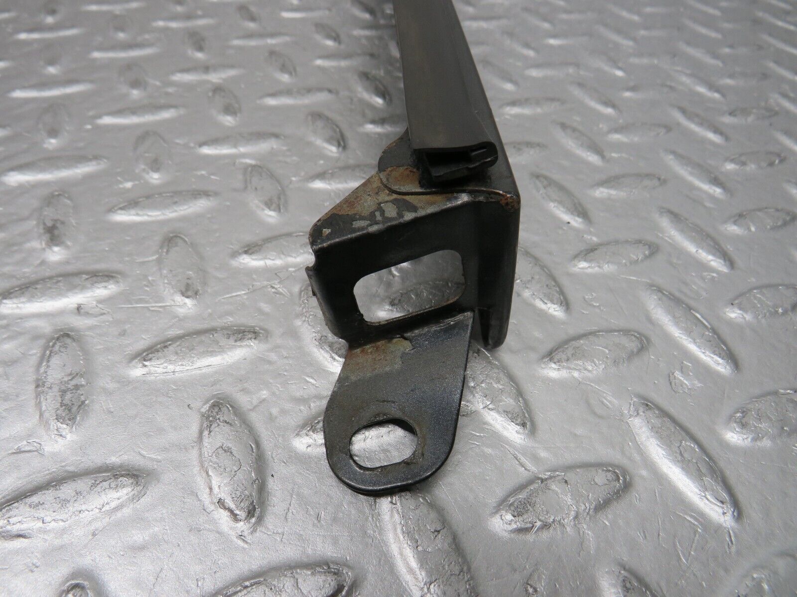 37787 Mercedes-Benz A124 320E Cabriolet Under Headlight Trim Left