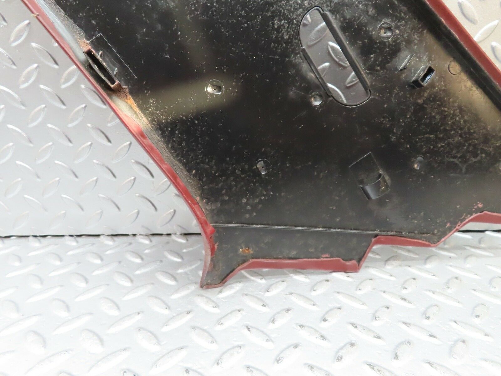 21476 Mercedes-Benz W126 300SE C Pillar Cover Left Side Red 1266950344