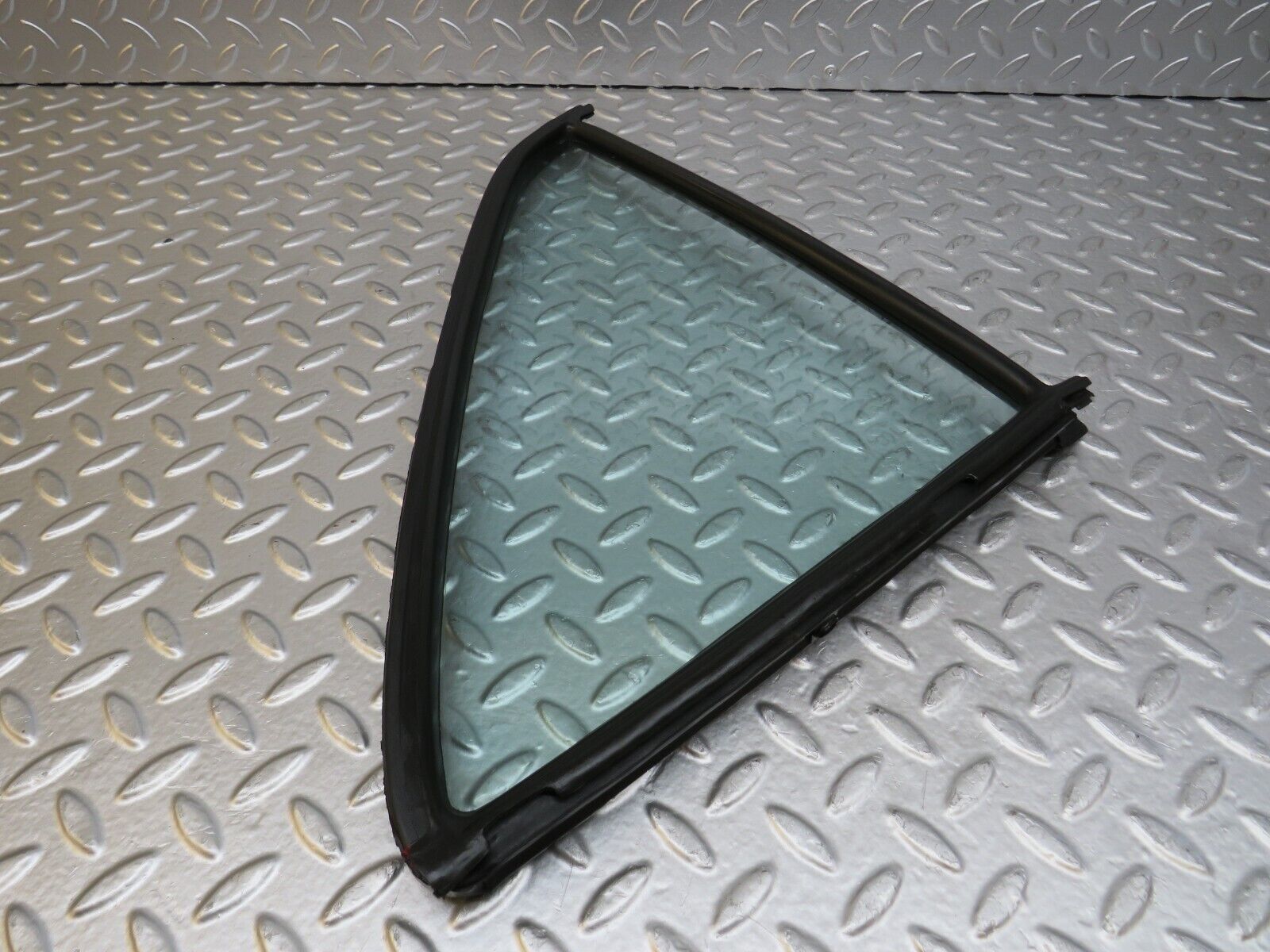 25469 Mercedes-Benz W123 200 Rear Right Quarter Window 1237350224