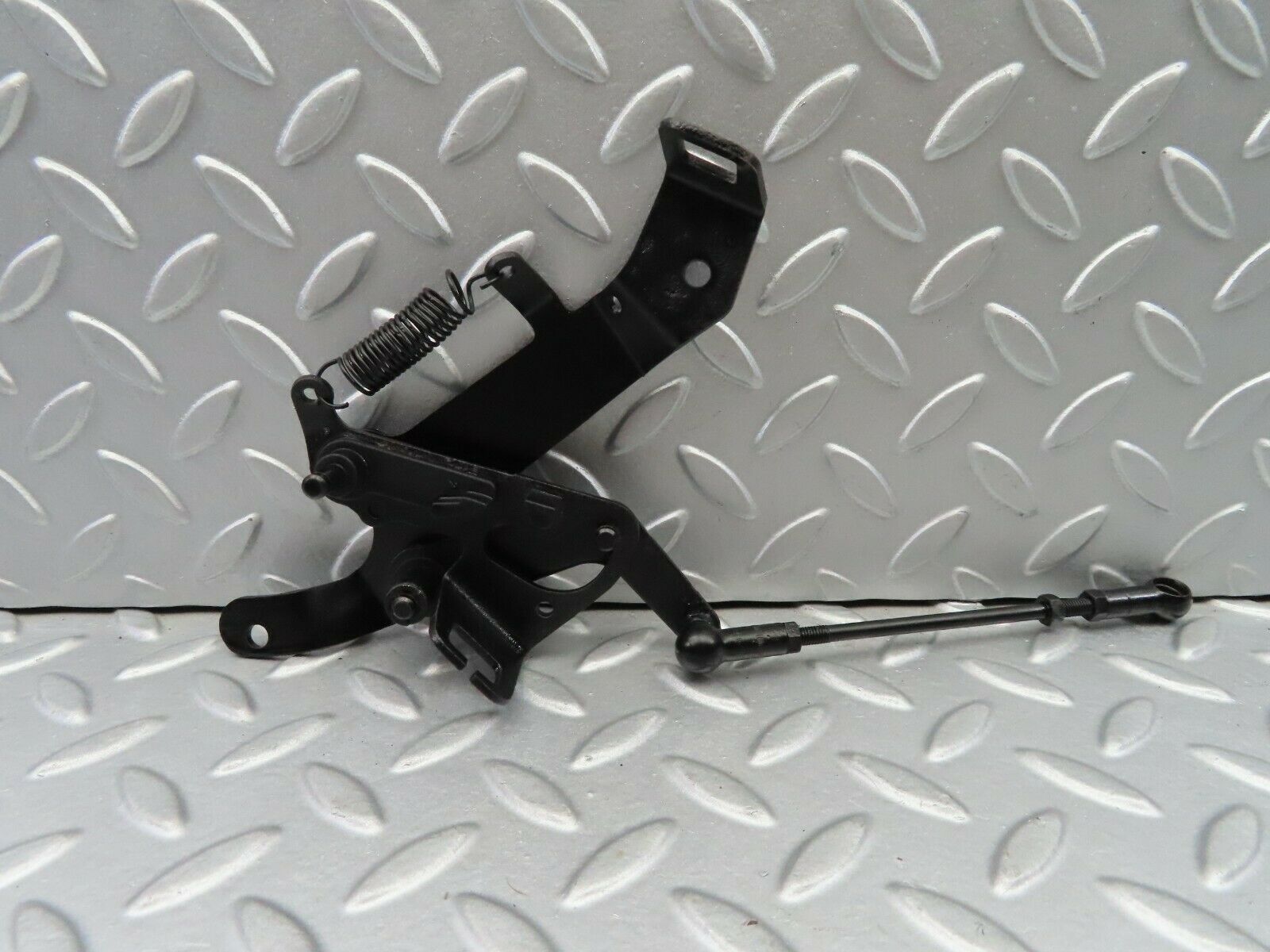 6919 Mercedes-Benz C107 350SLC Coupe Throttle Linkage