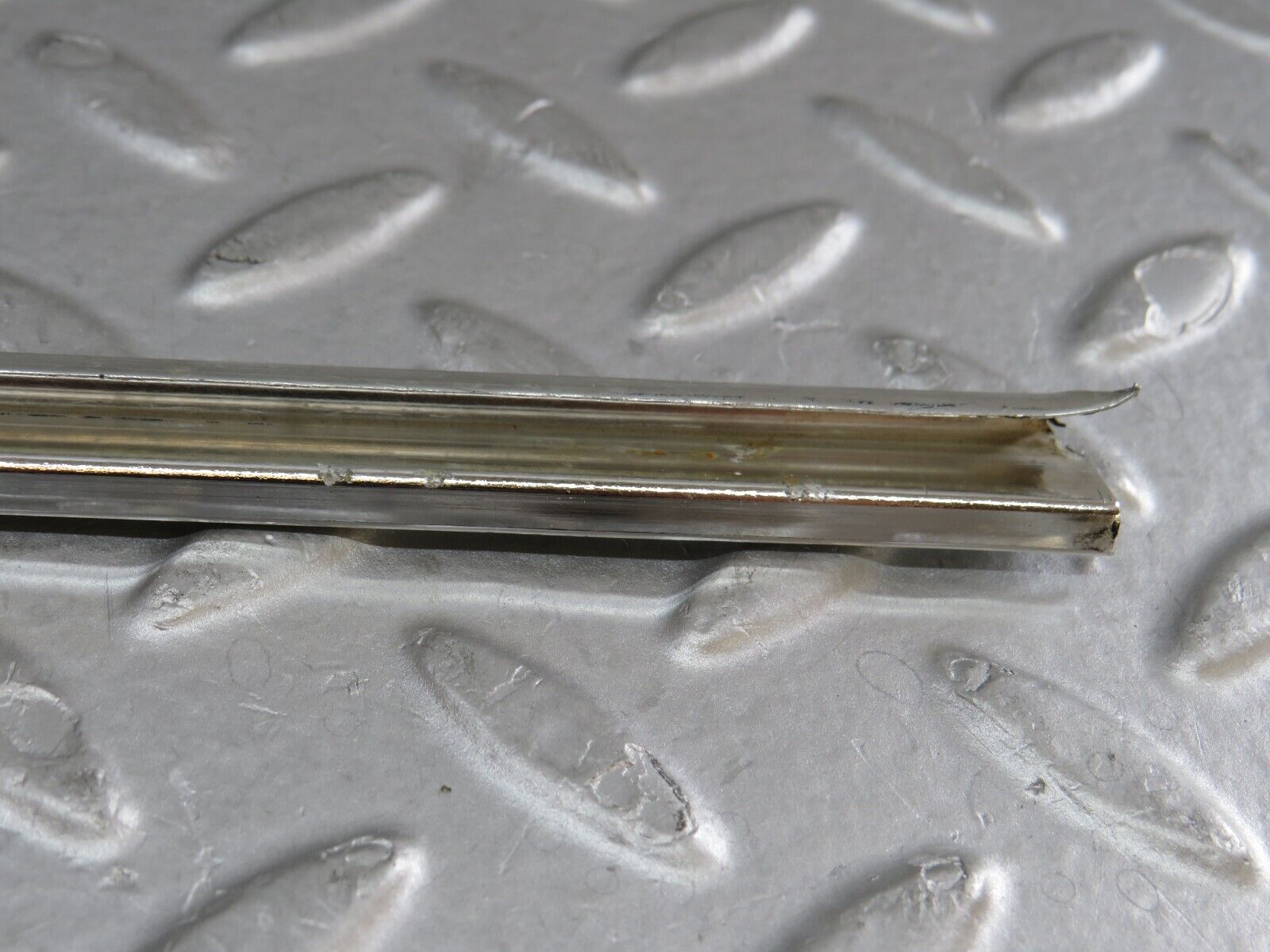 35868 Mercedes-Benz W108 Front Right Door Chrome Trim Pair