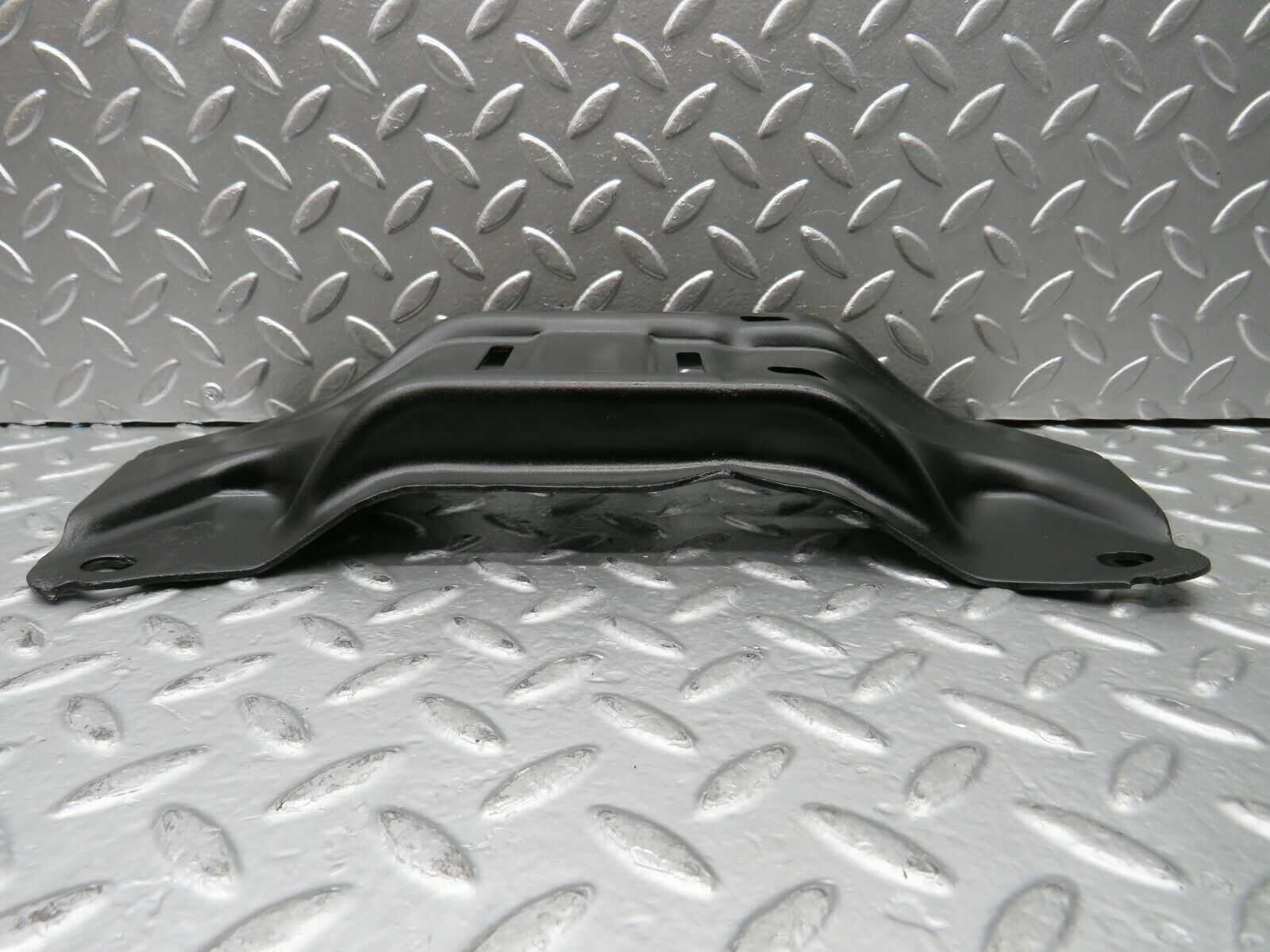 23057 Mercedes-Benz C123 230CE Coupe Gearbox Mount Bracket Holder