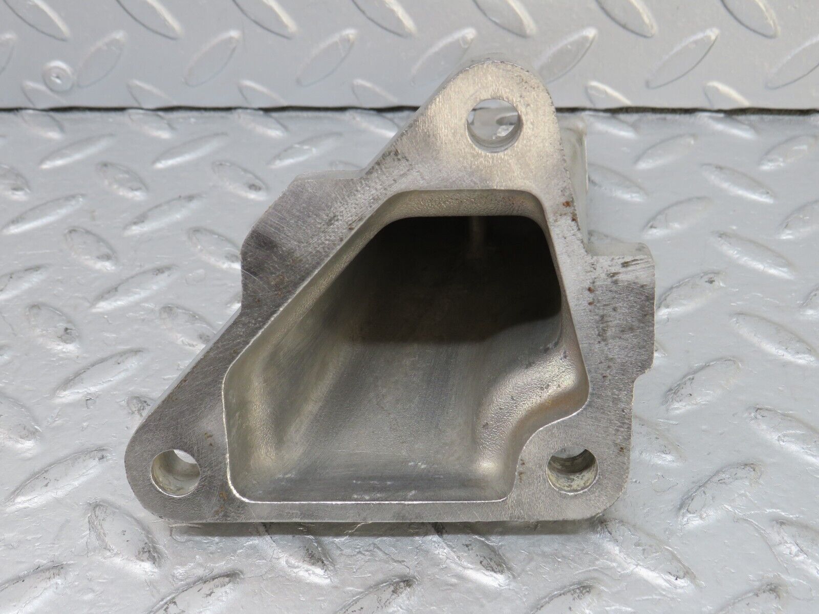 36674 Mercedes-Benz W201 190E 2.0L Engine Mount Bracket Right Side 1022234204