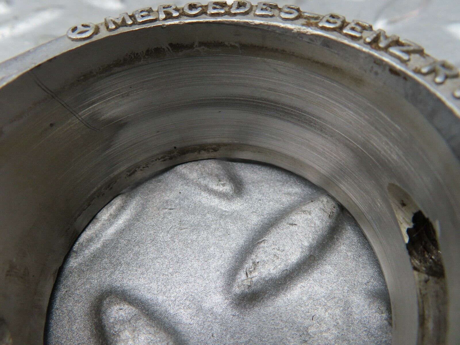 17723 Mercedes-Benz W116 450SEL Camshaft Tower Bearing 1160514312