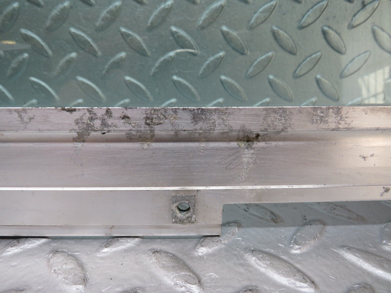 36038 Mercedes-Benz W126 420SE Front Right Door Window Glass