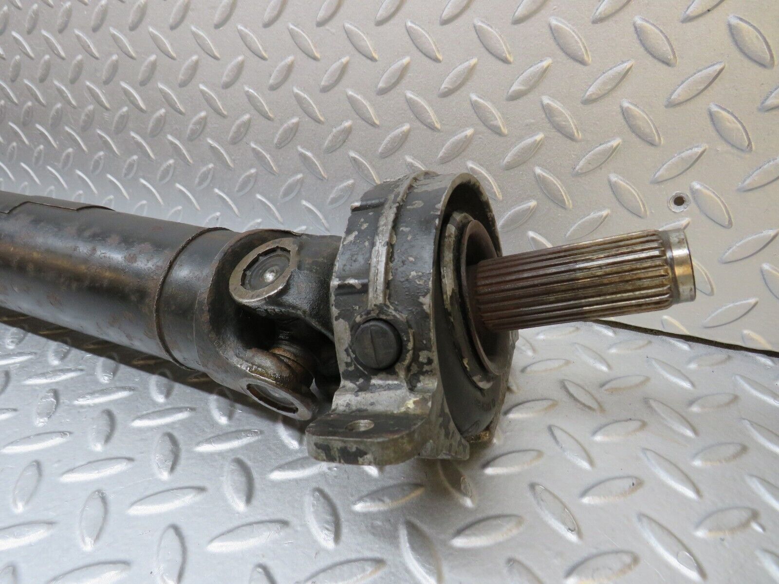 37588 Mercedes-Benz W109 300SEL Prop Shaft 1084130112