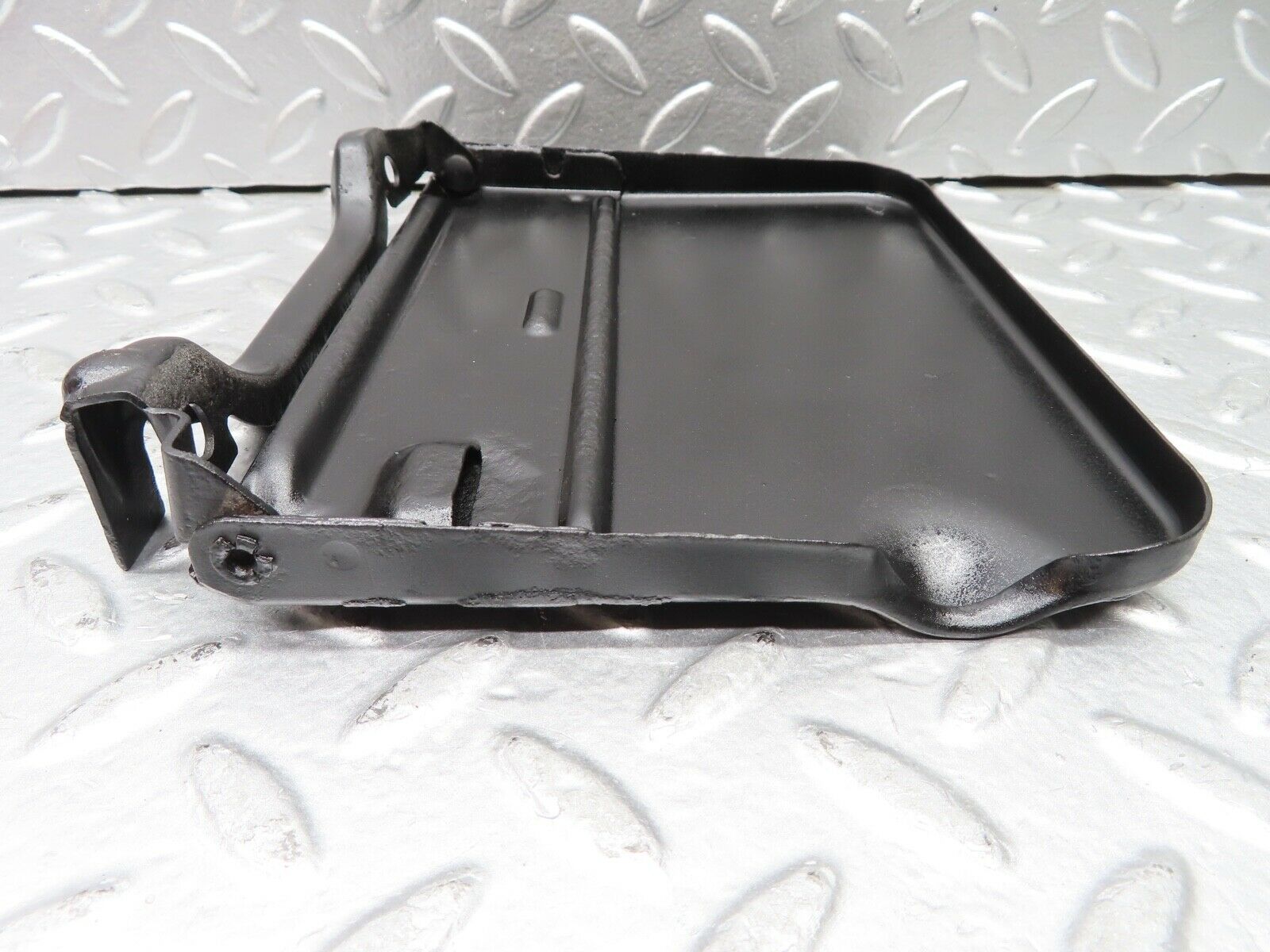 20888 Mercedes-Benz W114 250CE Coupe Fuel Tank Flap Cap