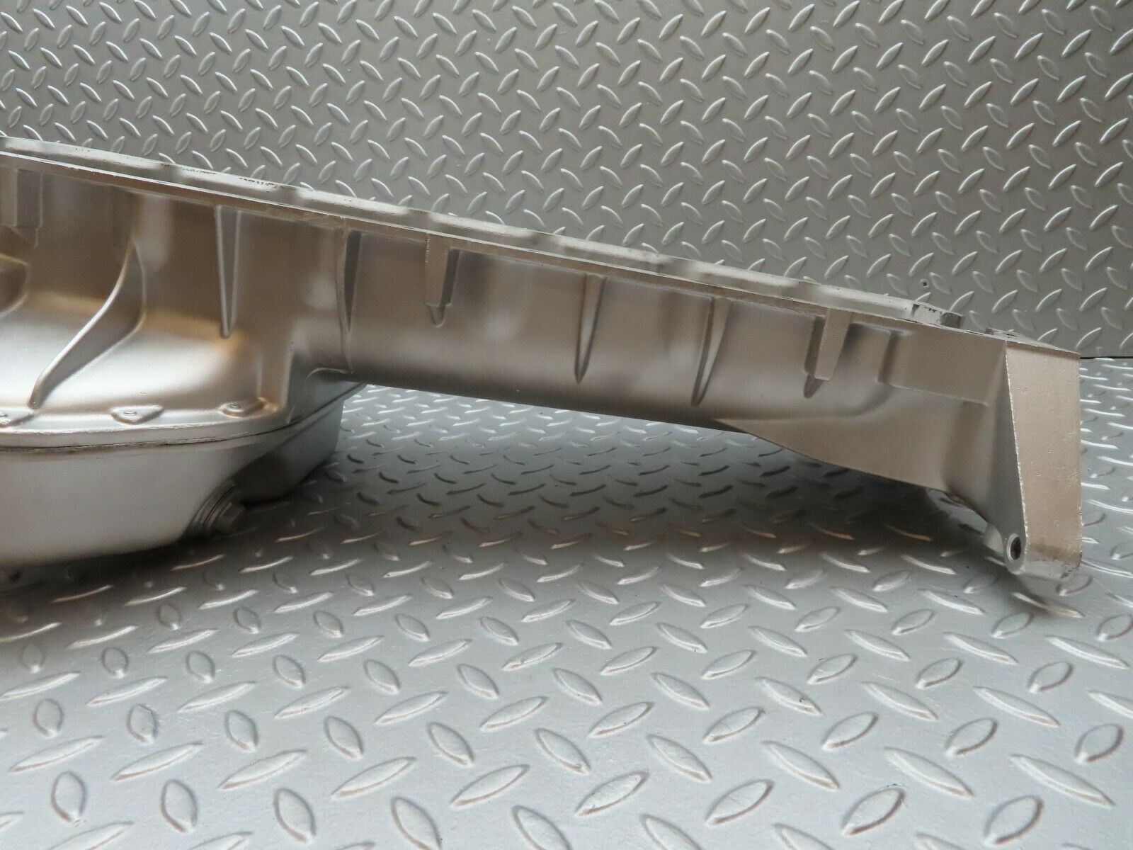 3492 Mercedes-Benz W108 280SE Oil pan Oil sump 1080140302