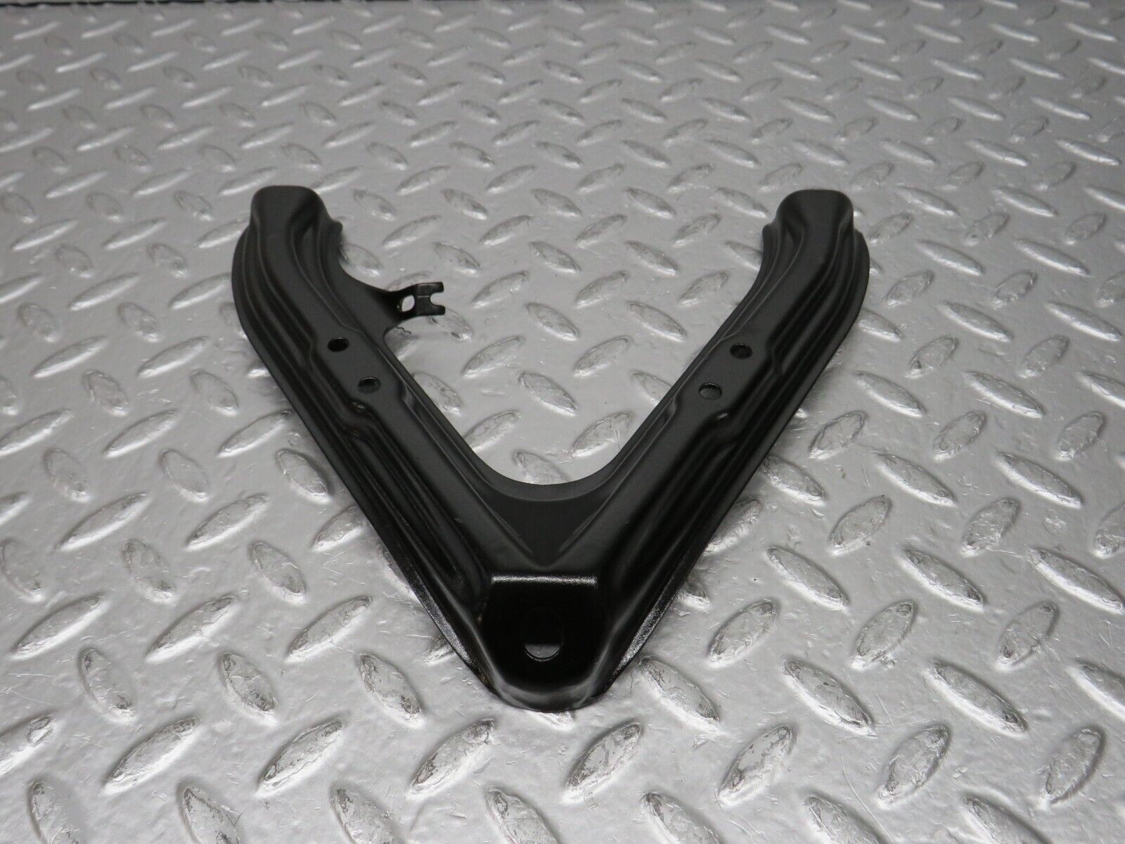 31693 Mercedes-Benz W201 190LE 1.8L Air Intake Manifold Bracket