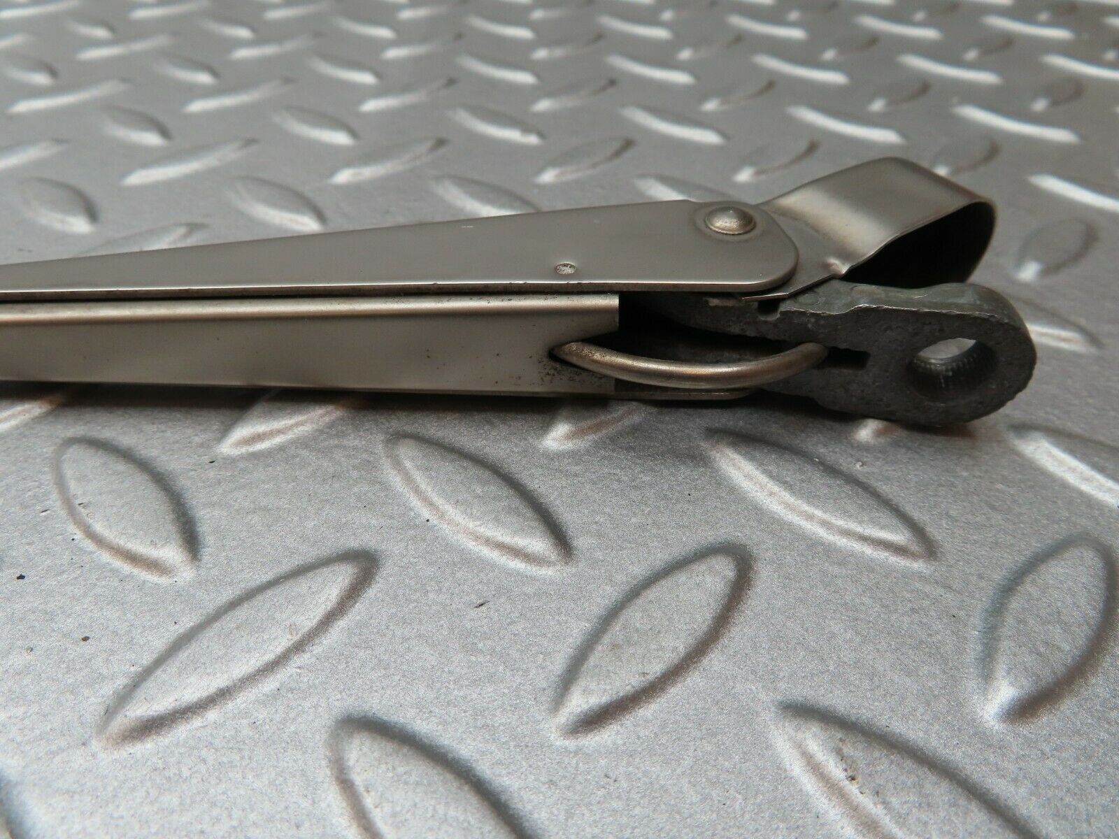 4658 Mercedes-Benz W114 280CE Coupe Front Left Wiper Arm