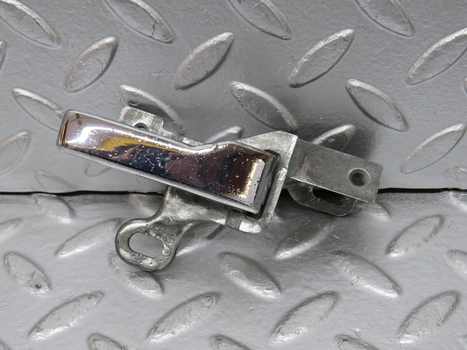 31007 Mercedes-Benz W123 230E Right Door Opener Door Handle 1237600261