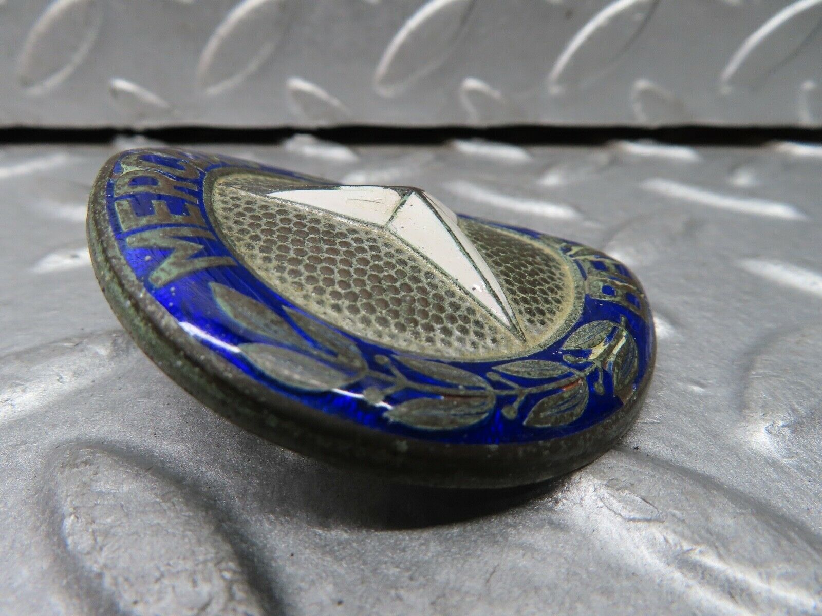 18682 Mercedes-Benz W120 W121 Ponton Bonnet Grill Badge Emblem