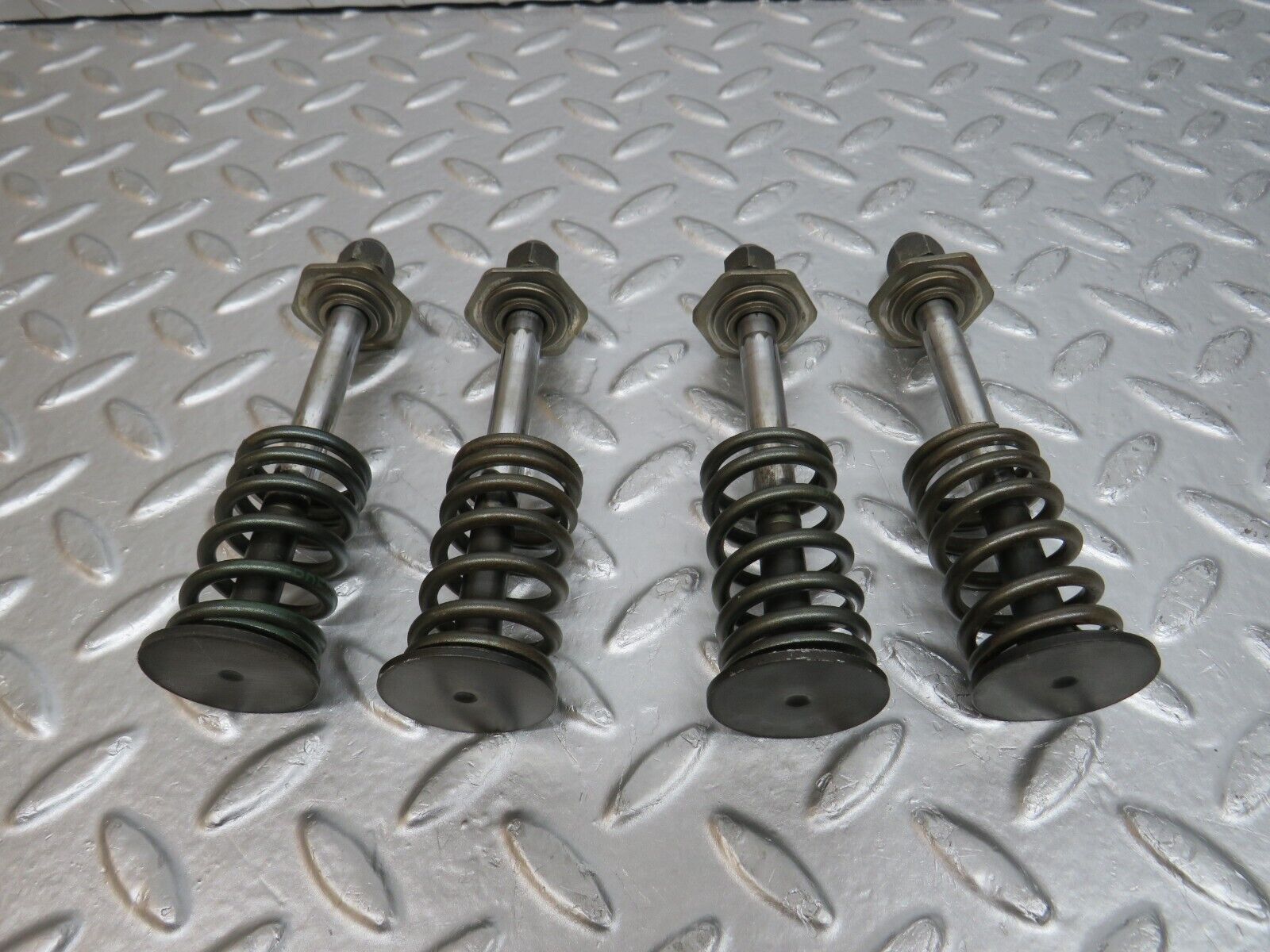 0886 Mercedes-Benz W123 240D Engine Exhaust Valve with Spring