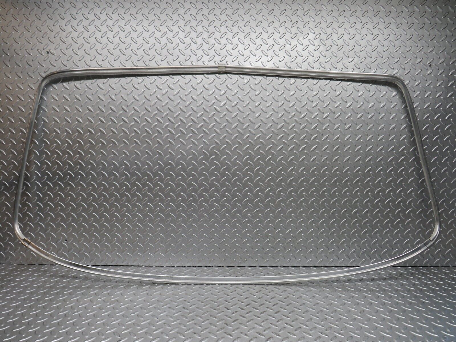 28614 Mercedes-Benz W123 280E Rear Windscreen Chrome Frame