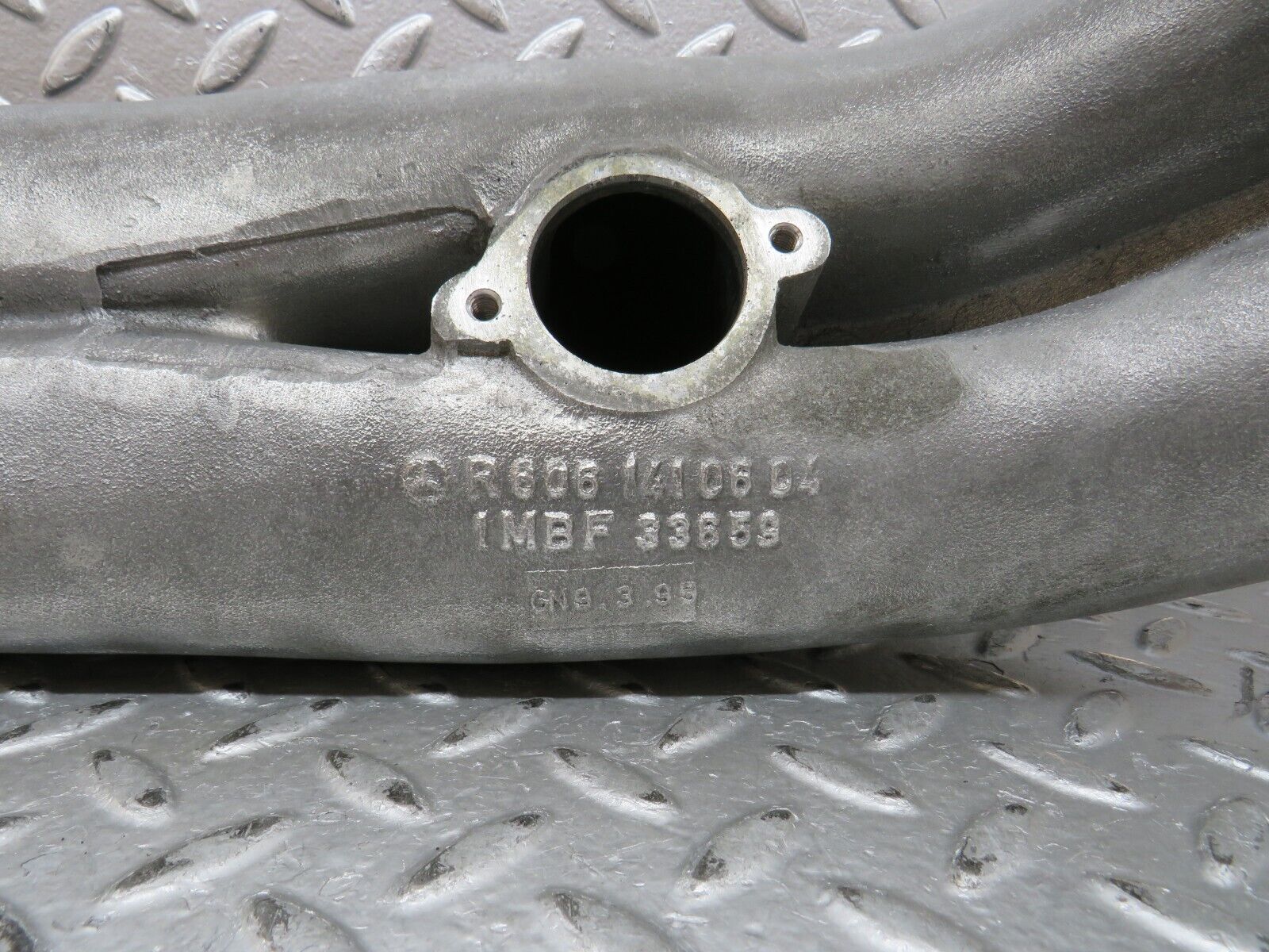 27770 Mercedes-Benz S124 300TE Wagon Air Intake Pipe 6061410604