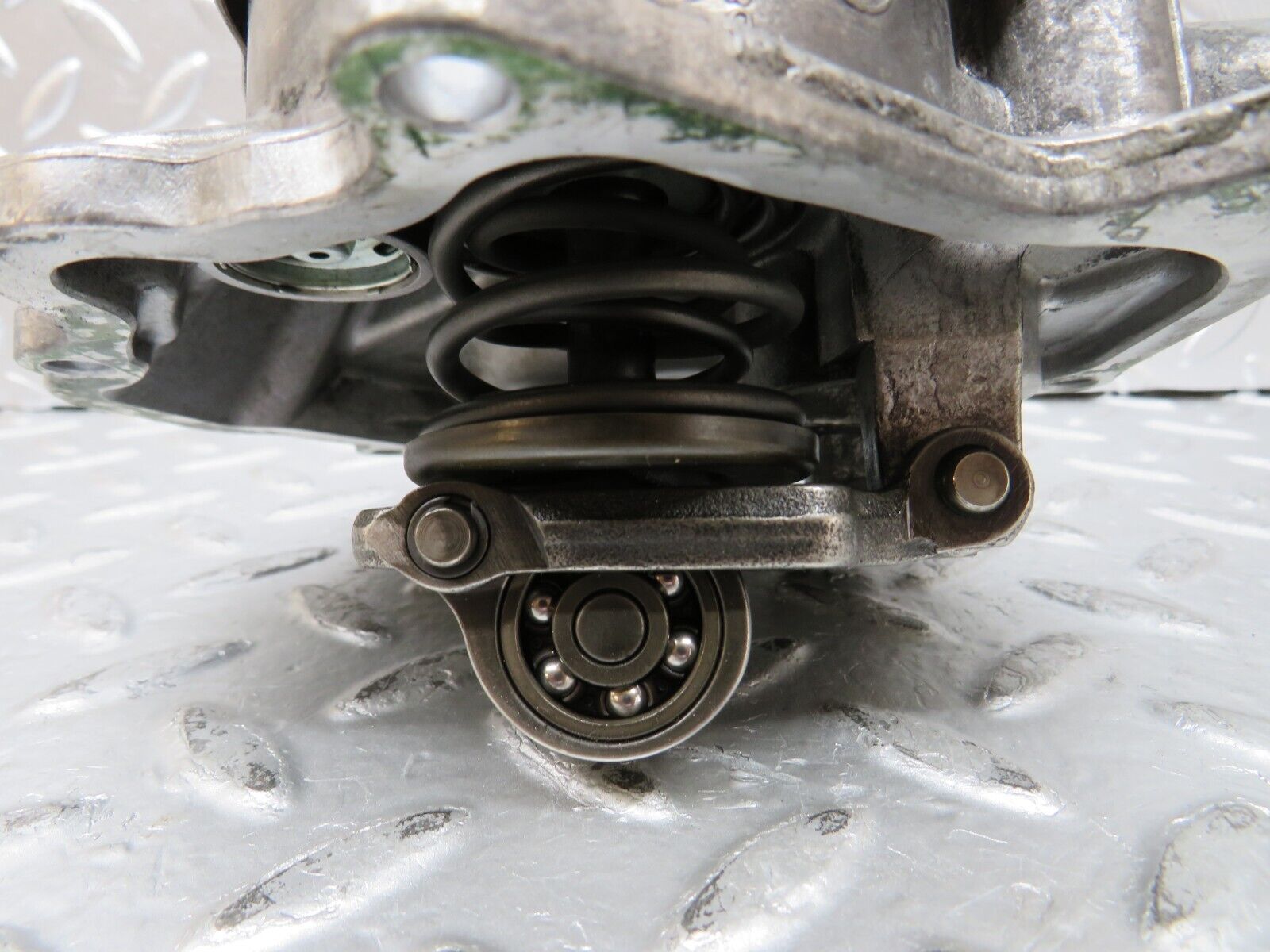 25361 Mercedes-Benz W201 190D Vacuum Pump Pierburg 0002302865