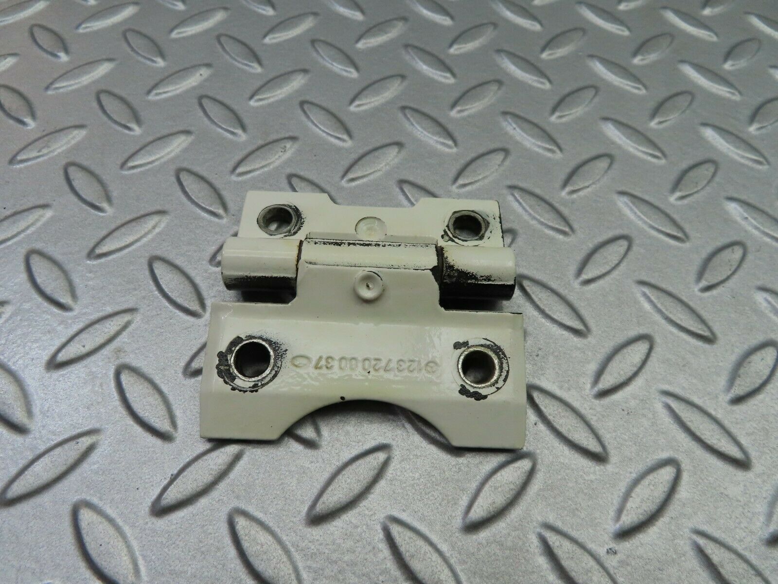 5848 Mercedes-Benz W123 200 Door Hinge 1237200037