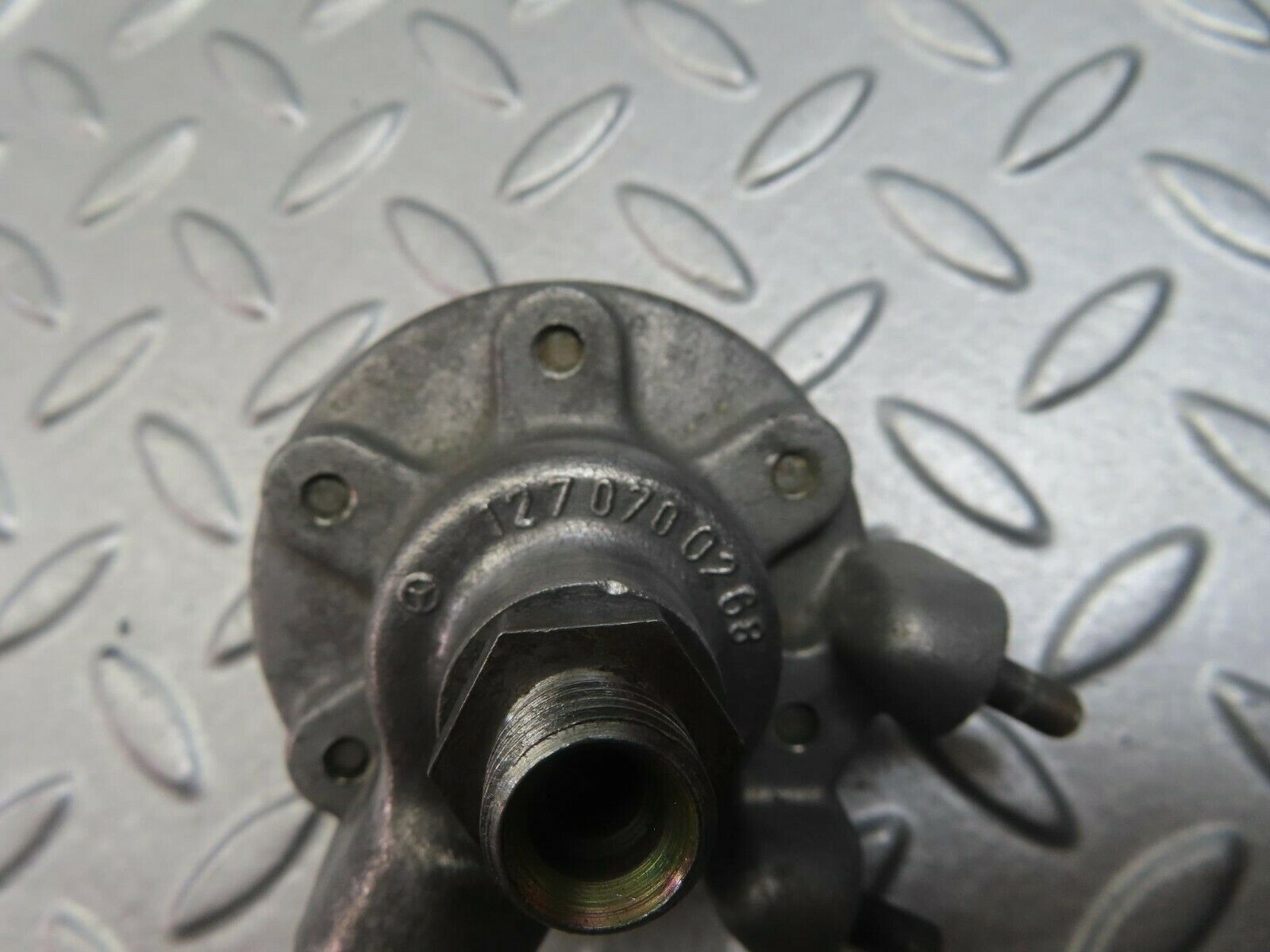 8264 Mercedes-Benz W108 Fuel Backflow Damper Regulator 1270700268