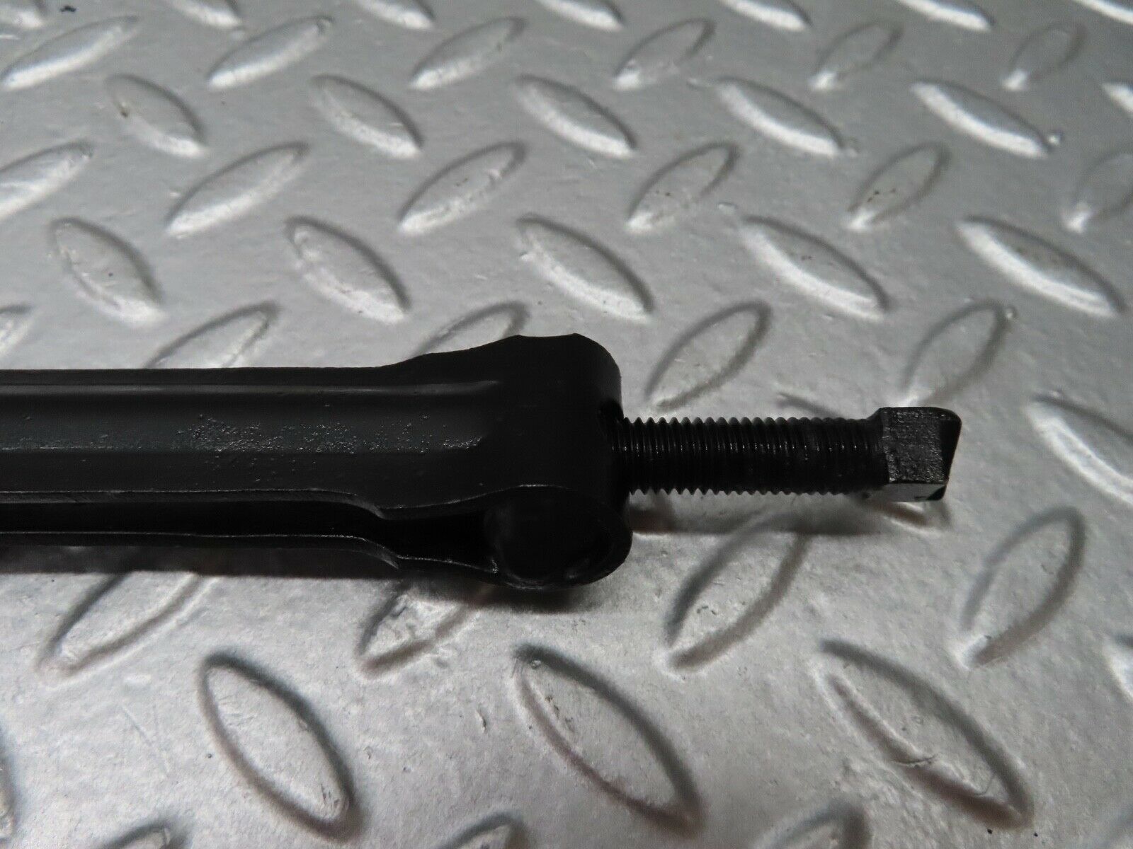 18165 Mercedes-Benz W123 200 Handbrake Regulator