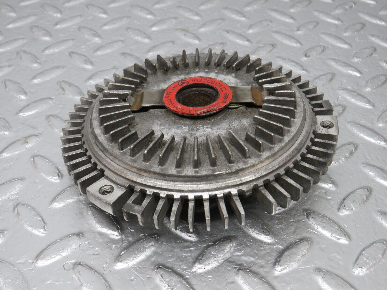 34101 Mercedes-Benz W124 260E Fan Clutch 1032000422