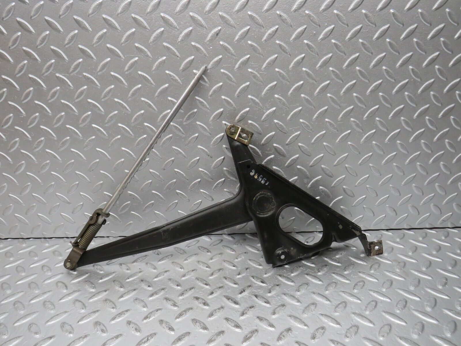 32071 Mercedes-Benz W123 230E Handbrake Regulator