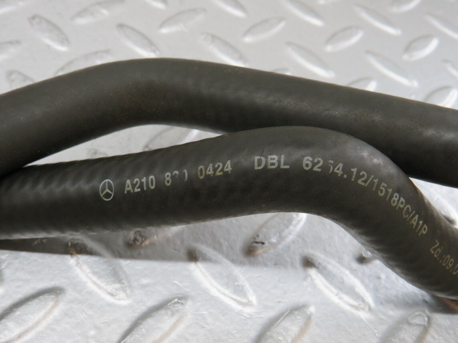 34994 Mercedes-Benz W210 320E Heater Hose Pipe 2108300424