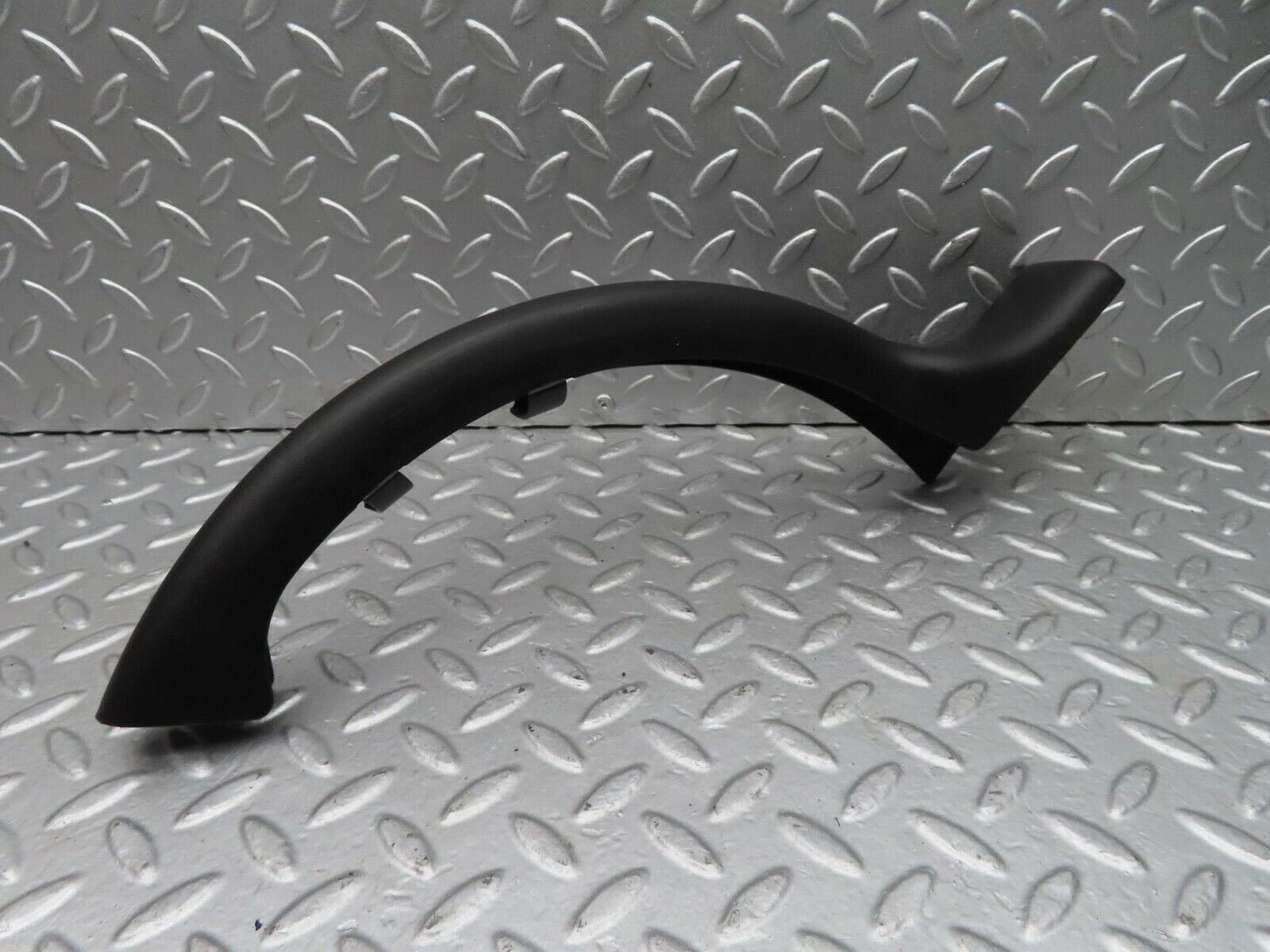 14868 Mercedes-Benz W140 S320 Boot Hinge Plastic Cover Left Side 1408214389