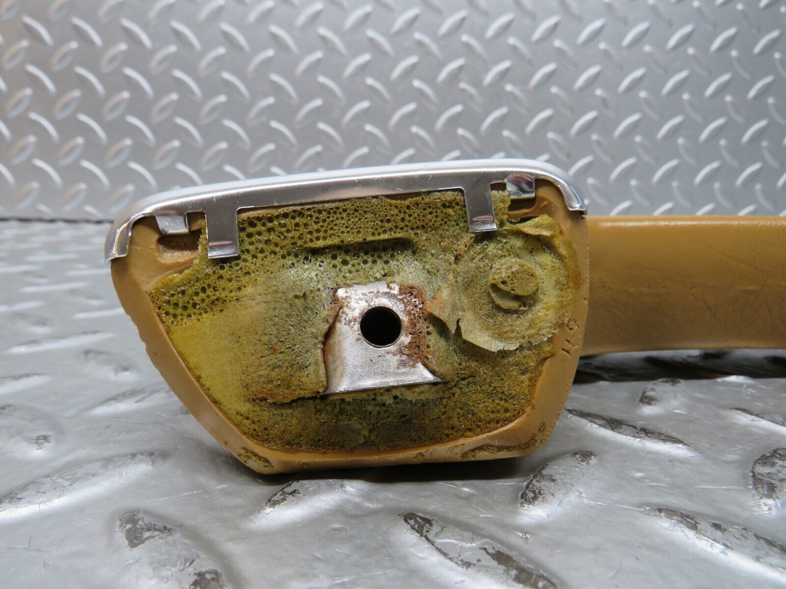 28604 Mercedes-Benz W123 230E Left Interior Door Handle Palomino 1239701901