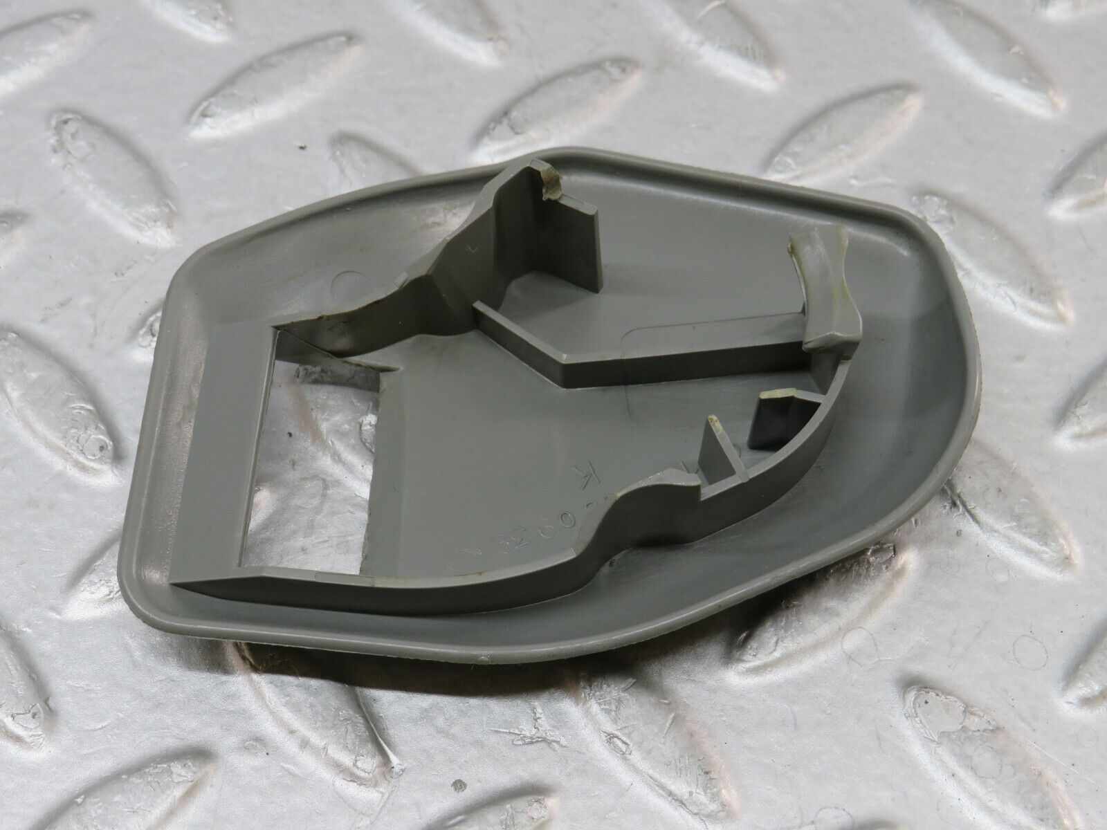 36305 Mercedes-Benz W126 420SE Seat Belt Runner Cover Trim Left Grey 1268680939