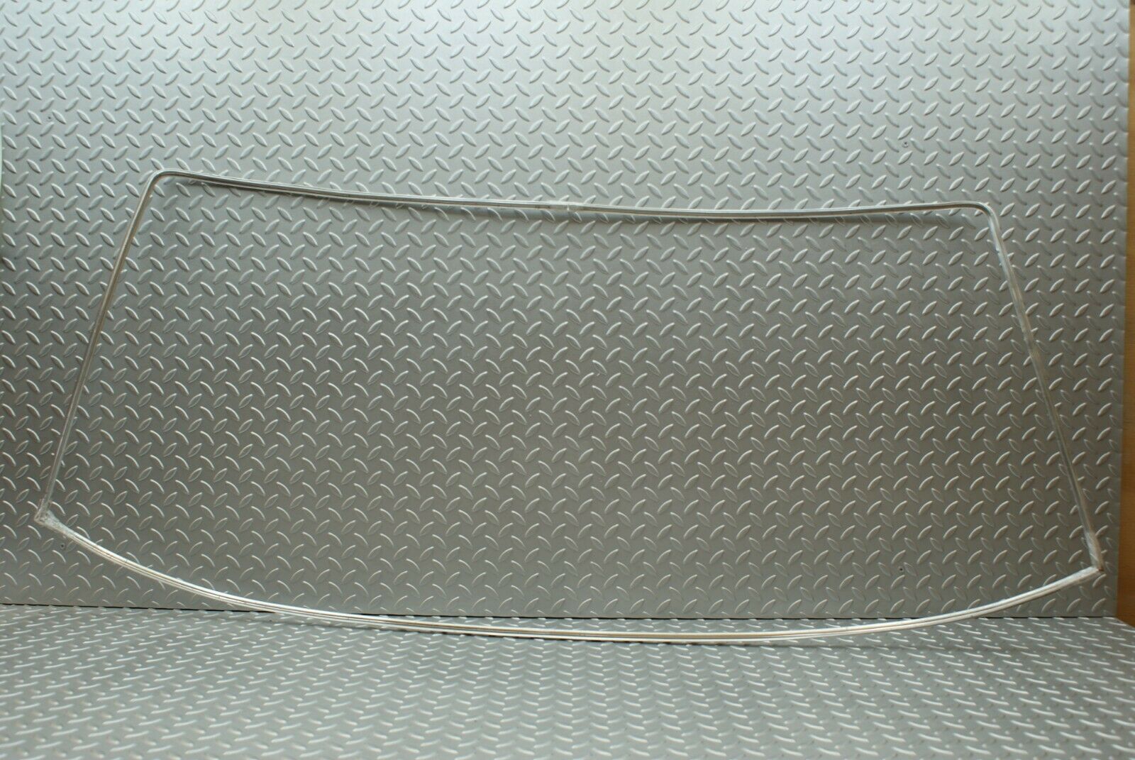 3312 Mercedes-Benz S123 200T Wagon Front Windscreen Chrome