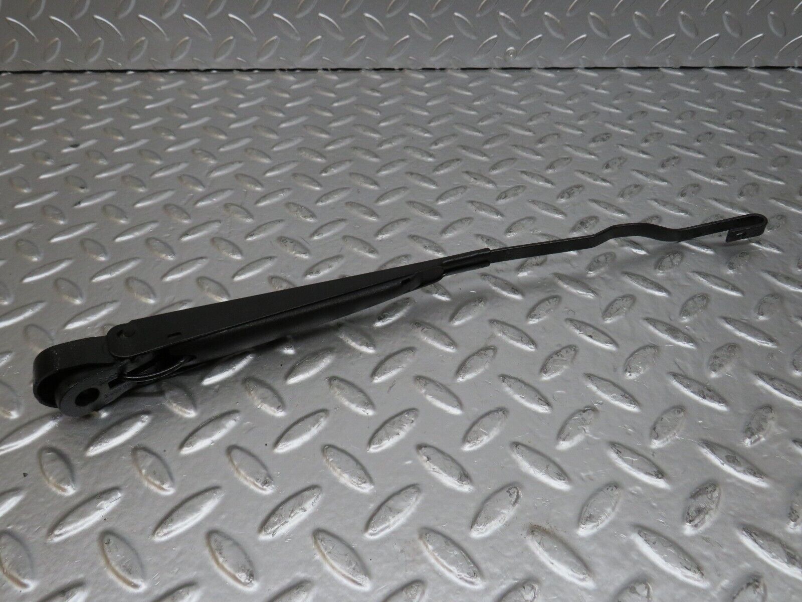 25428 Mercedes-Benz W123 200 Wiper Arm Bosch Right Side 3399990553