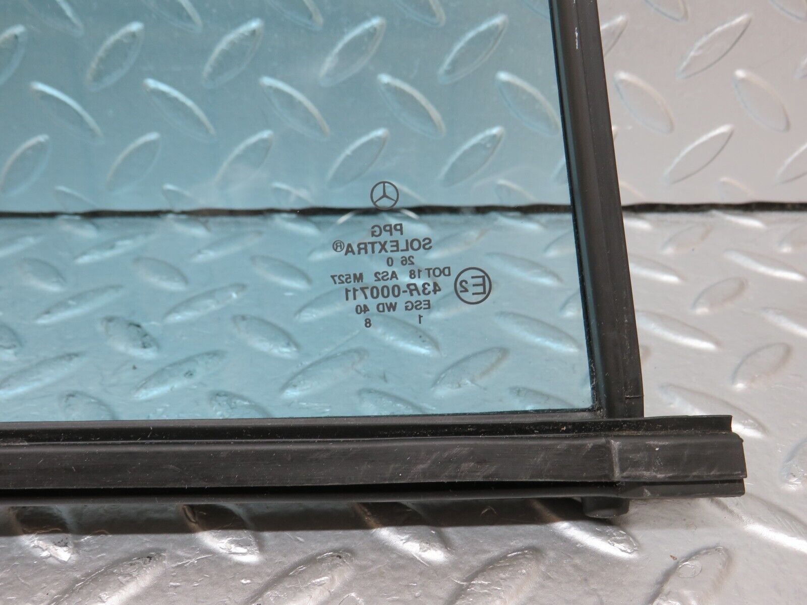 35061 Mercedes-Benz W210 320E Rear Left Quarter Window Glass 2107340124