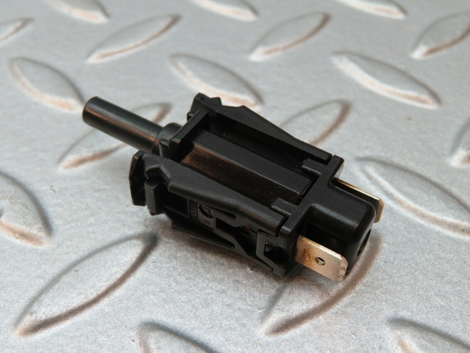 4208 Mercedes-Benz V123 240D LWB Door Contact Switch 0015458714