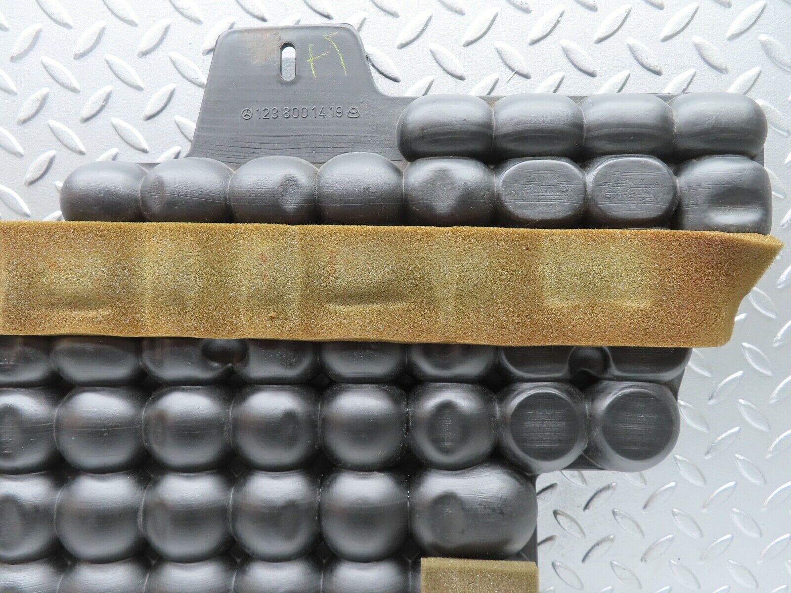 21135 Mercedes-Benz W123 230E Vacuum Reservoir Tank 1238001419