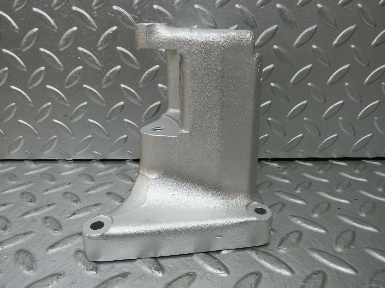 23887 Mercedes-Benz C107 450SLC Coupe Alternator Generator Bracket 1161551135